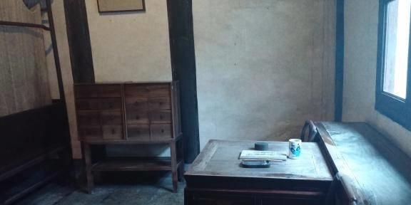 翻开尘封的课本,到鲁迅故居串门 从百草园到三味书屋